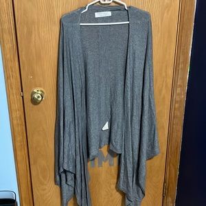 Paper Label Over the Shoulder Sweater